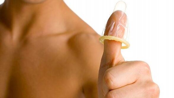 презерватив на пръста и уголемяване на пениса на тийнейджър